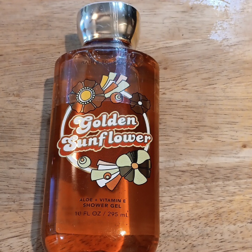 Golden Sunflower Shower Gel with Aloe & Vitamin E - Discontinued Scent